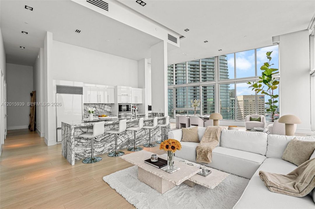En Venta: $4,995,000 (3 camas, 2 baños, 1825 Pies cuadrados)
