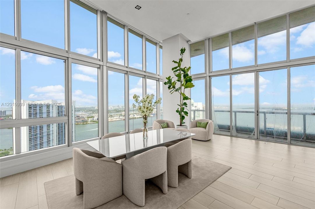 En Venta: $4,995,000 (3 camas, 2 baños, 1825 Pies cuadrados)