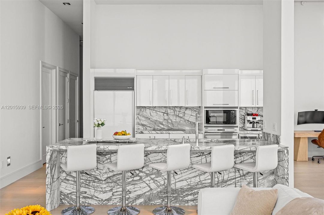 En Venta: $4,995,000 (3 camas, 2 baños, 1825 Pies cuadrados)