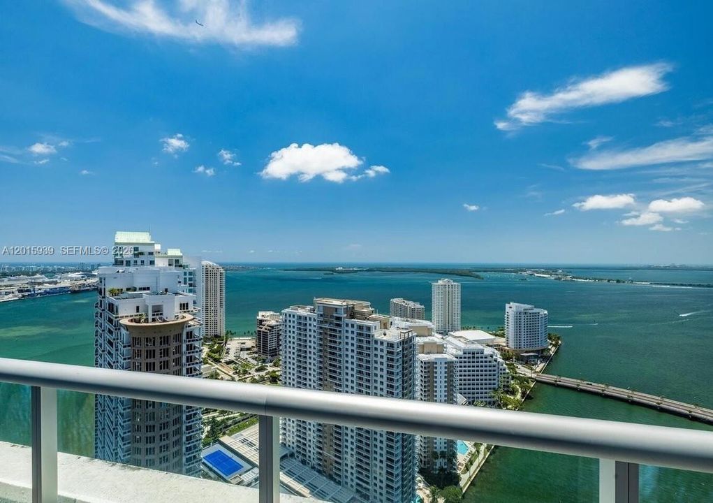 En Venta: $4,995,000 (3 camas, 2 baños, 1825 Pies cuadrados)