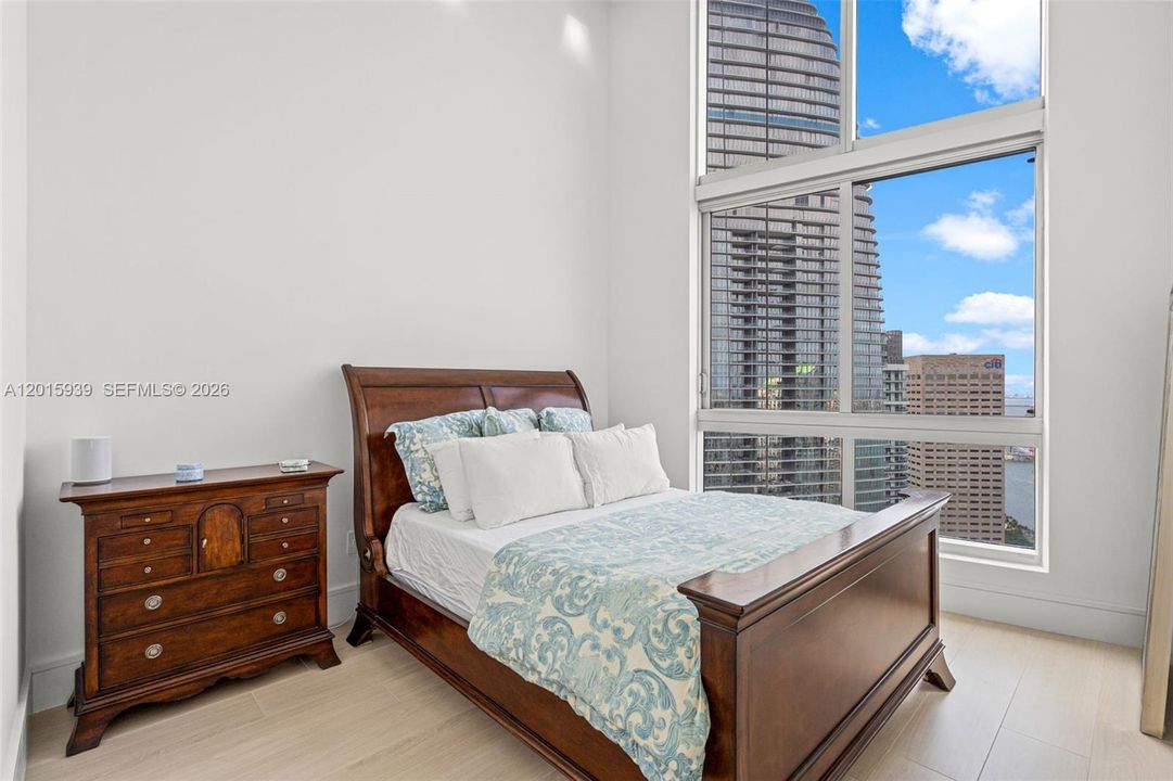 En Venta: $4,995,000 (3 camas, 2 baños, 1825 Pies cuadrados)