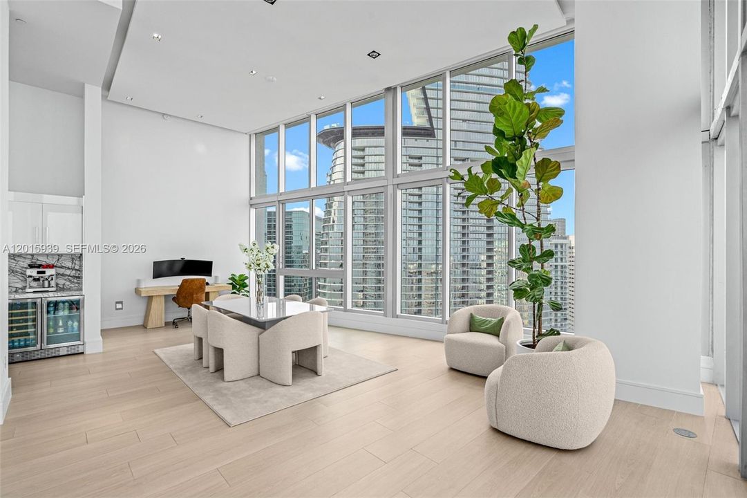 En Venta: $4,995,000 (3 camas, 2 baños, 1825 Pies cuadrados)