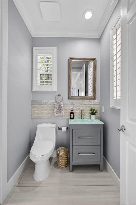 1/2 Bath