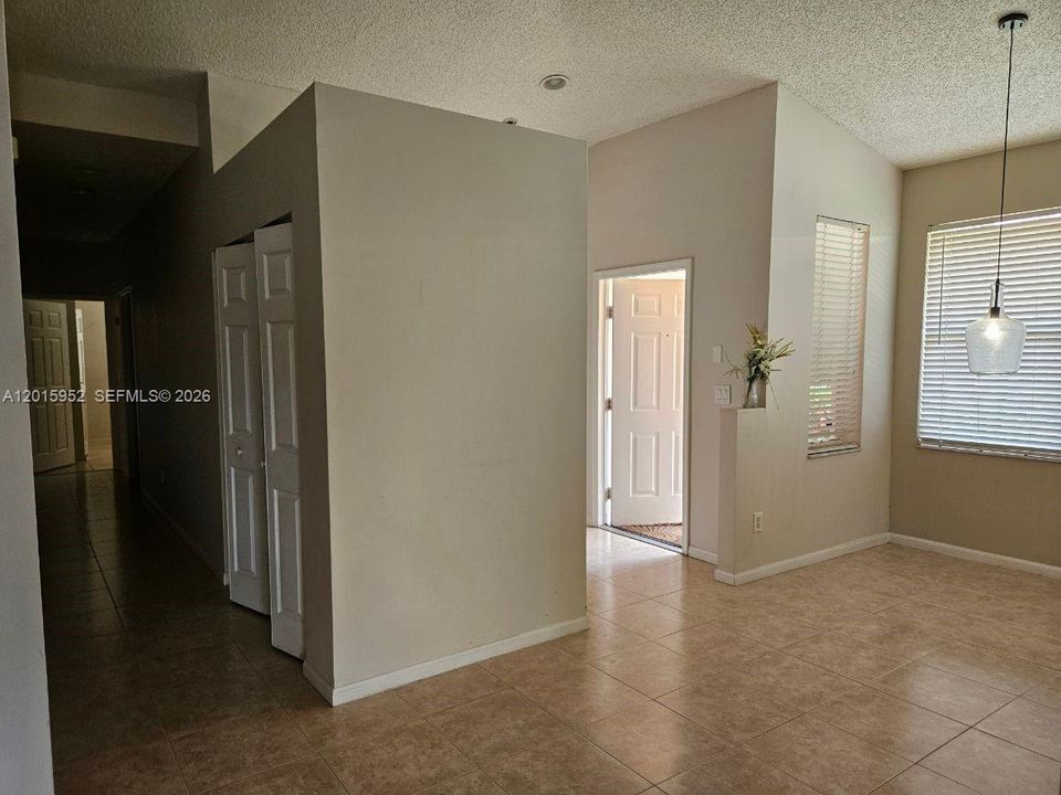 For Rent: $2,975 (3 beds, 2 baths, 1576 Square Feet)