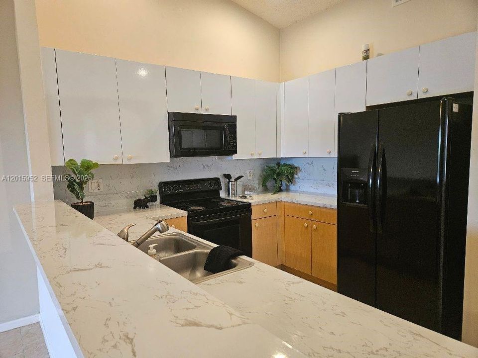 For Rent: $2,975 (3 beds, 2 baths, 1576 Square Feet)