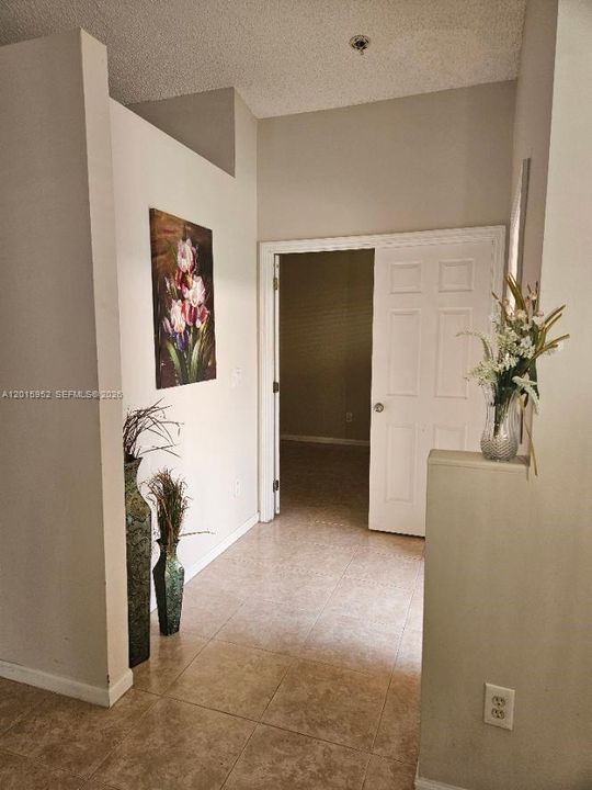 For Rent: $2,975 (3 beds, 2 baths, 1576 Square Feet)