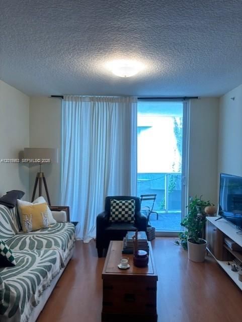 En Venta: $360,000 (1 camas, 1 baños, 663 Pies cuadrados)
