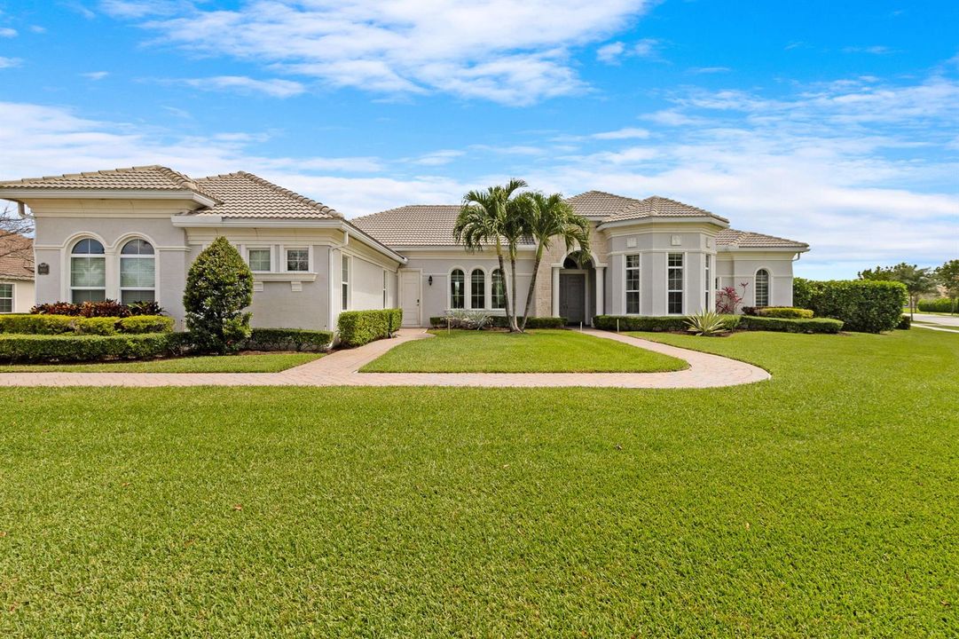 2_accutour_01 4830-w-sterling-ranch-cir-