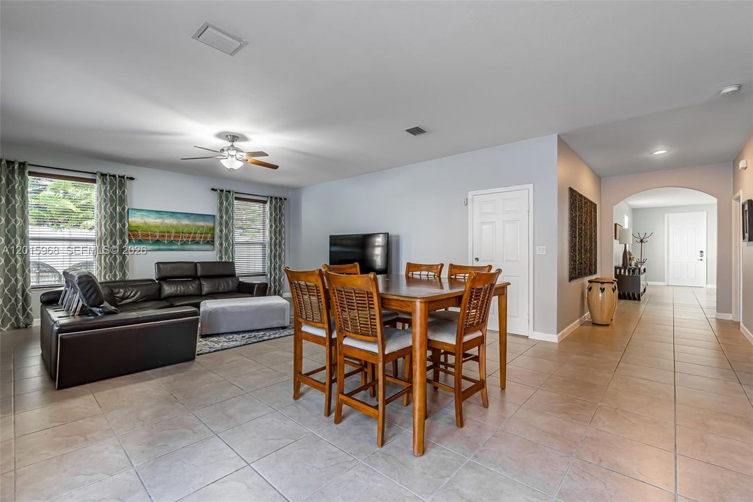 BREAKFAST ROOM