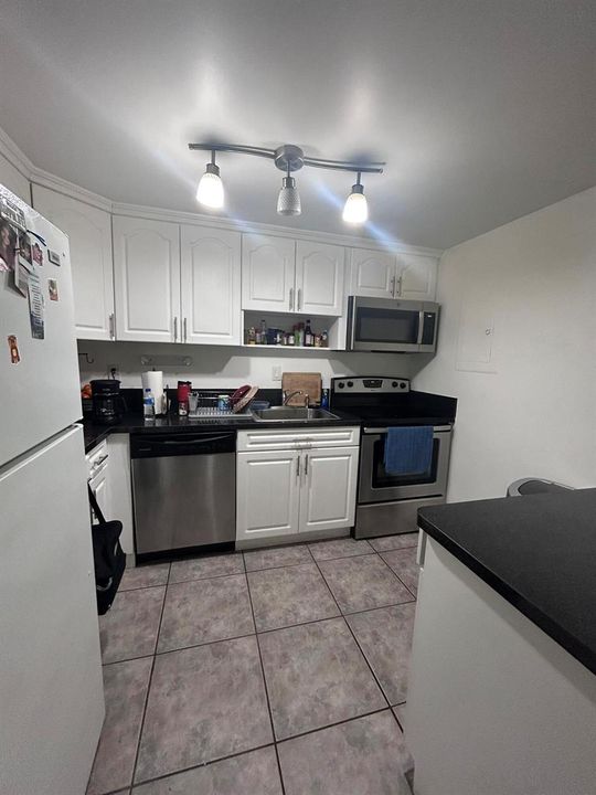 121- Kitchen 2