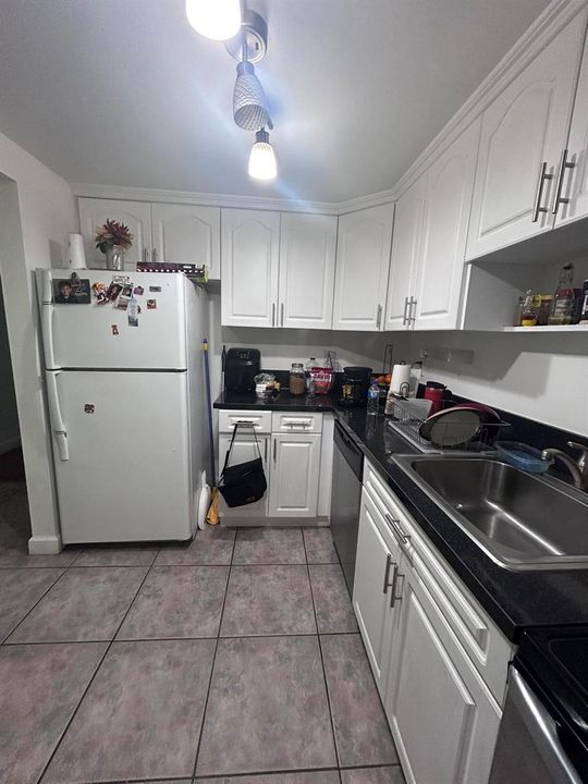 121- Kitchen 1