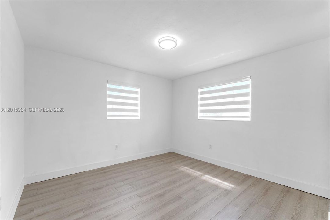 En Venta: $729,000 (3 camas, 2 baños, 1330 Pies cuadrados)