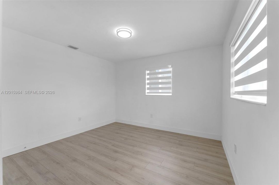 En Venta: $729,000 (3 camas, 2 baños, 1330 Pies cuadrados)