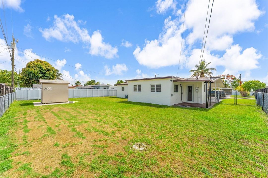 En Venta: $729,000 (3 camas, 2 baños, 1330 Pies cuadrados)