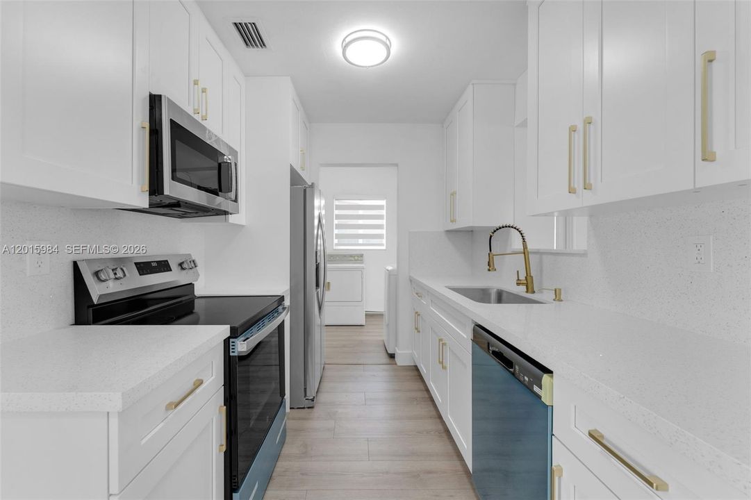En Venta: $729,000 (3 camas, 2 baños, 1330 Pies cuadrados)
