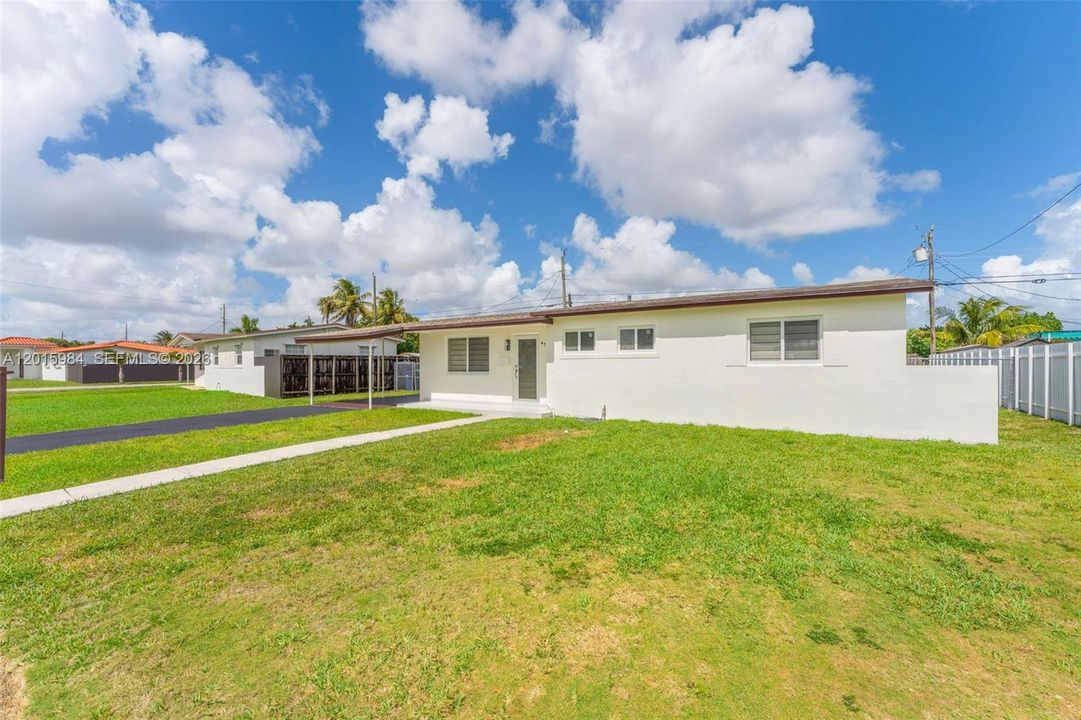 En Venta: $729,000 (3 camas, 2 baños, 1330 Pies cuadrados)