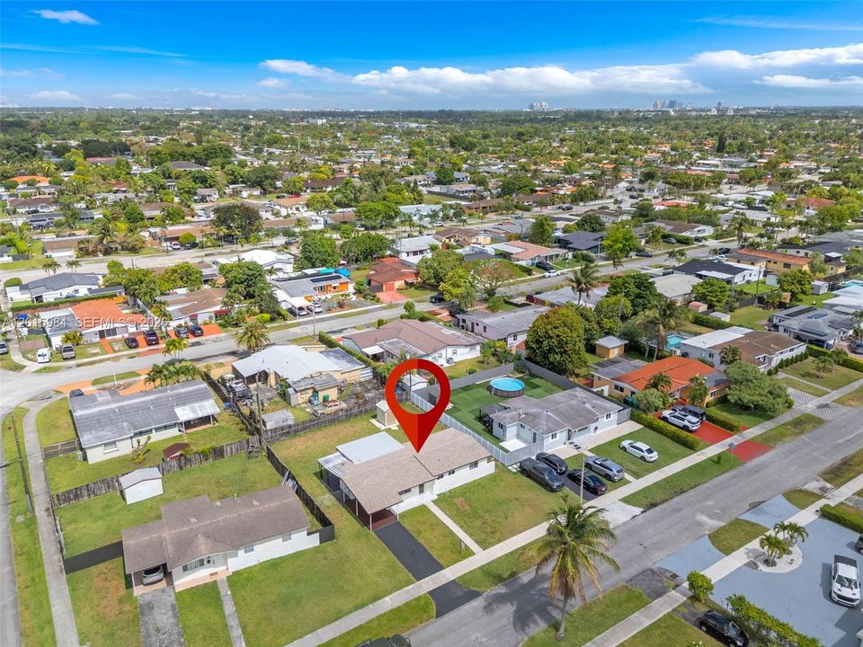 En Venta: $729,000 (3 camas, 2 baños, 1330 Pies cuadrados)