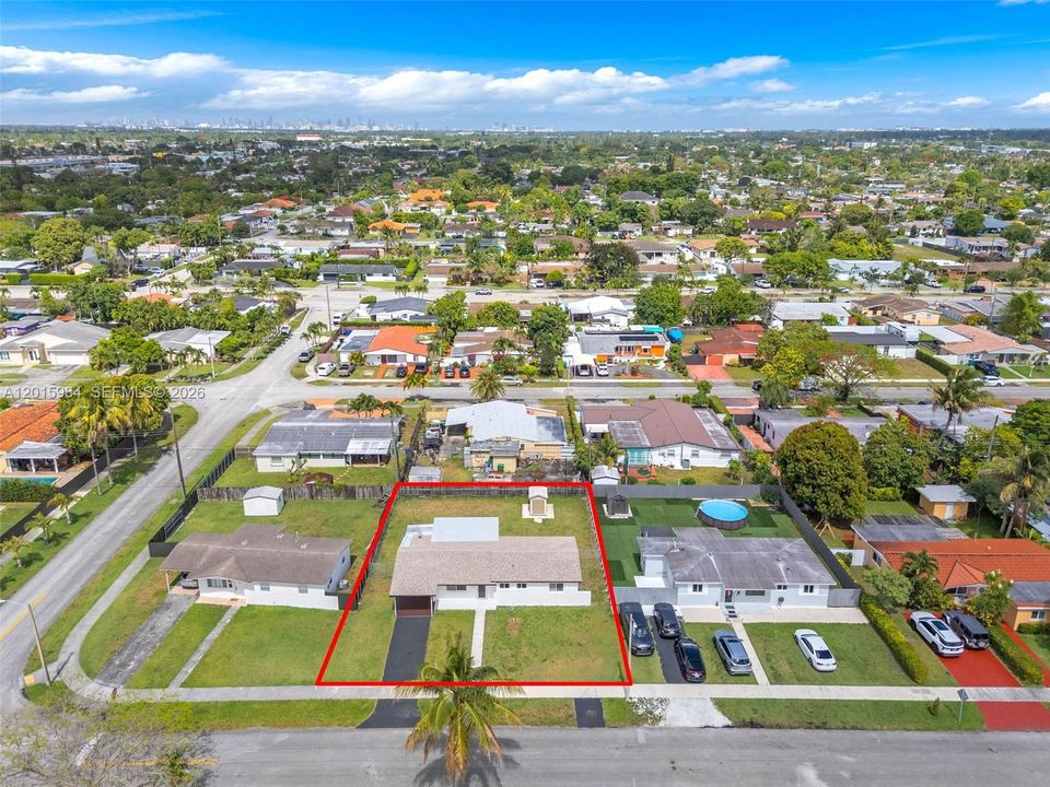 En Venta: $729,000 (3 camas, 2 baños, 1330 Pies cuadrados)