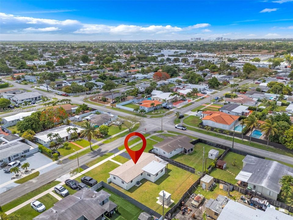 En Venta: $729,000 (3 camas, 2 baños, 1330 Pies cuadrados)