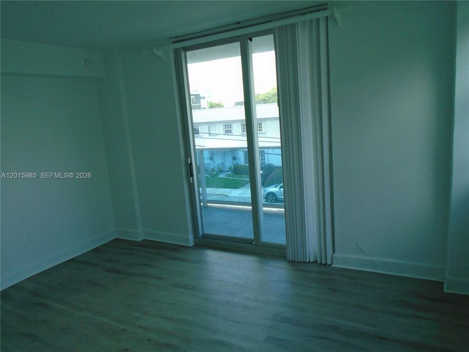 Active With Contract: $2,400 (2 beds, 2 baths, 1100 Square Feet)