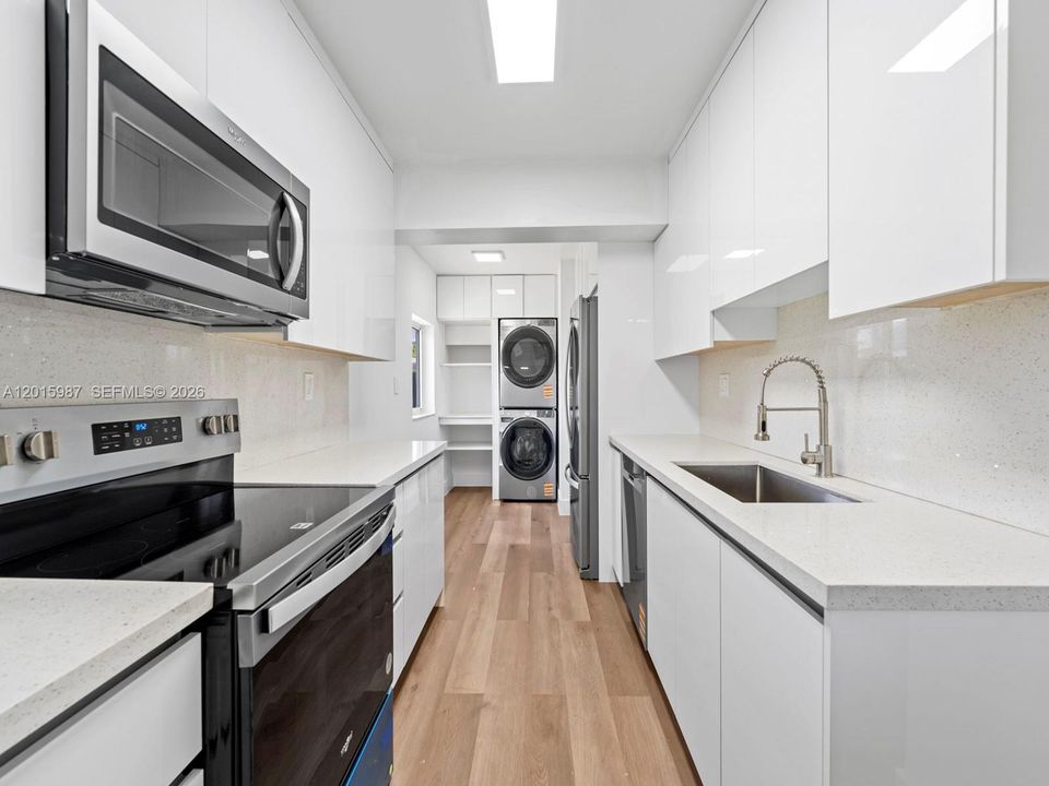 Active With Contract: $3,500 (5 beds, 3 baths, 1865 Square Feet)
