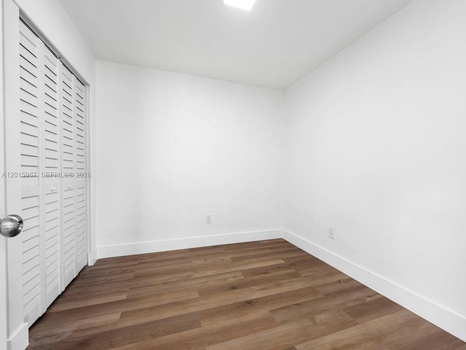 Third Bedroom (Middle)