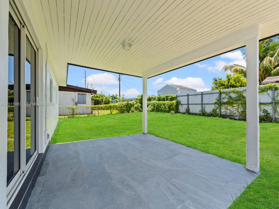 Active With Contract: $3,500 (5 beds, 3 baths, 1865 Square Feet)