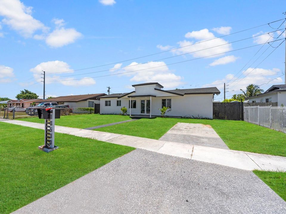 Active With Contract: $3,500 (5 beds, 3 baths, 1865 Square Feet)