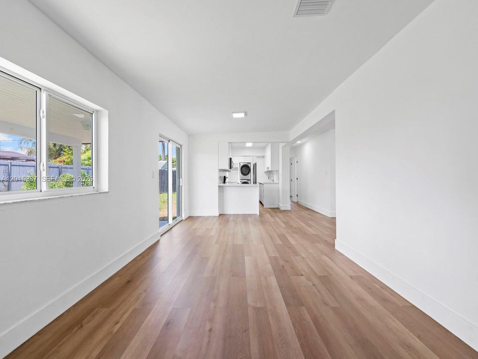 Active With Contract: $3,500 (5 beds, 3 baths, 1865 Square Feet)