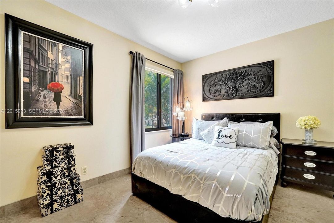 Active With Contract: $925,000 (4 beds, 2 baths, 2332 Square Feet)
