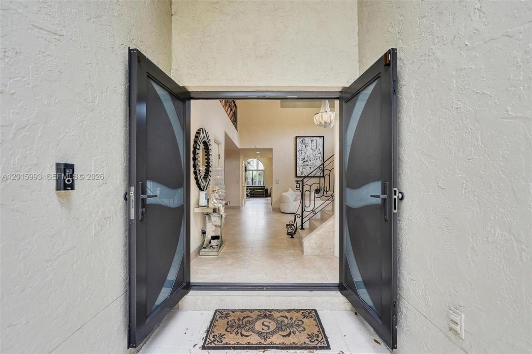 Active With Contract: $925,000 (4 beds, 2 baths, 2332 Square Feet)