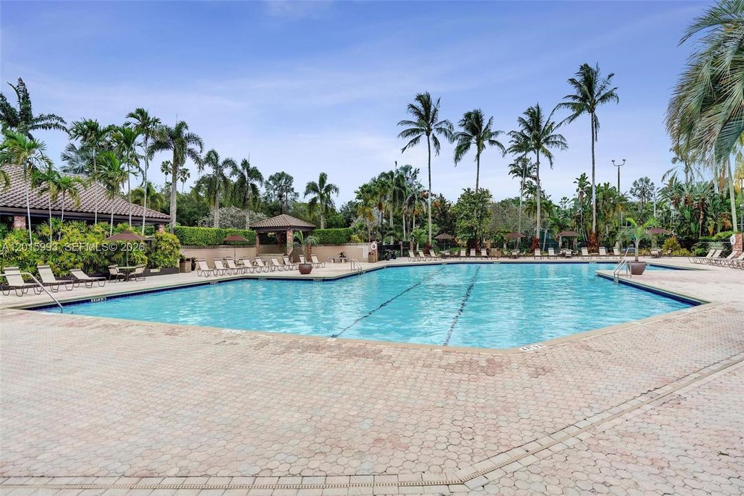 Active With Contract: $925,000 (4 beds, 2 baths, 2332 Square Feet)