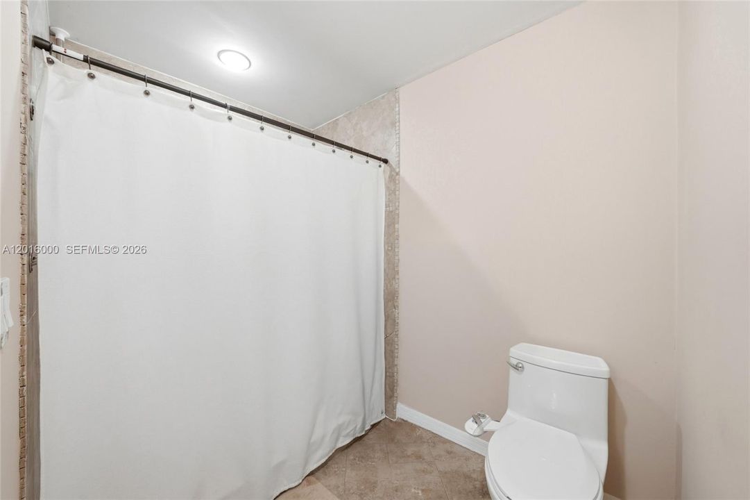 На продажу: $899,900 (3 спален, 2 ванн, 2116 Квадратных фут)