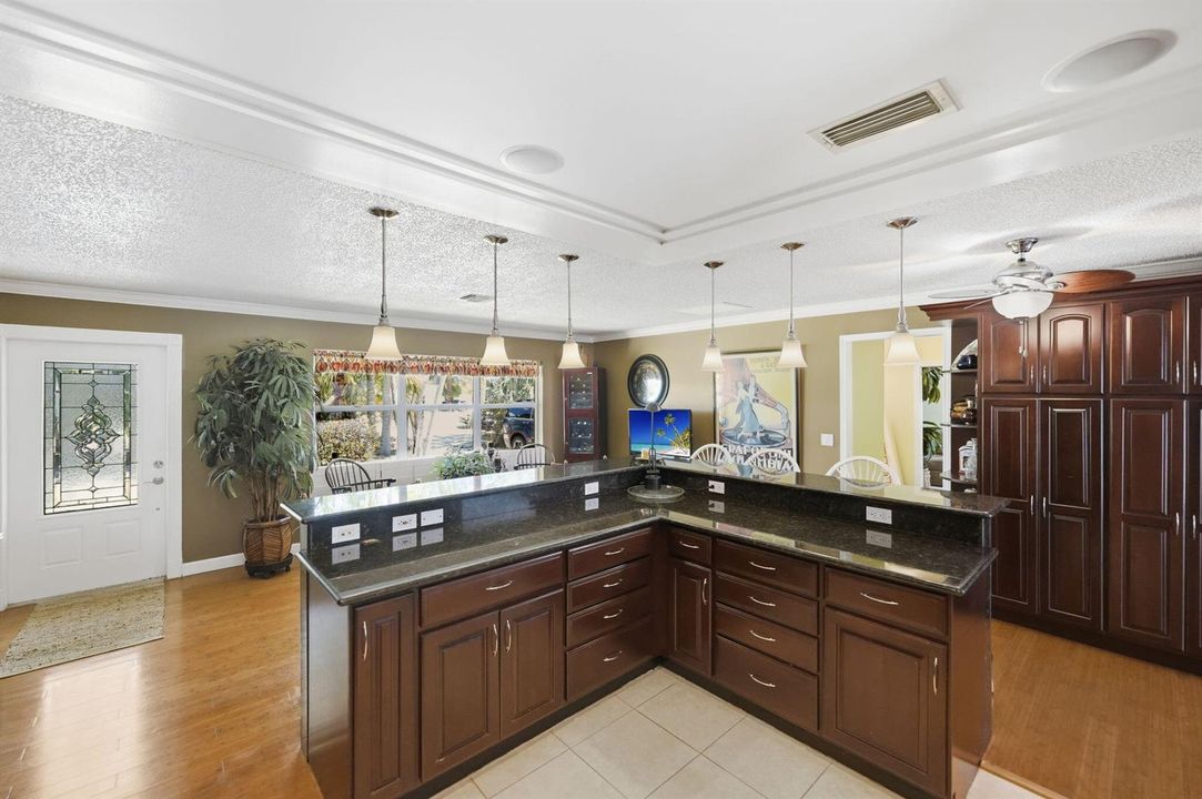 19-web-or-mls-108-carlisle-ln