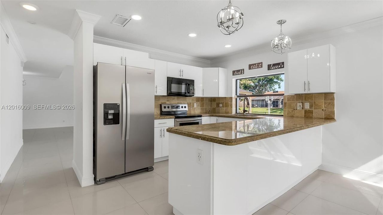 Active With Contract: $799,888 (5 beds, 3 baths, 2858 Square Feet)