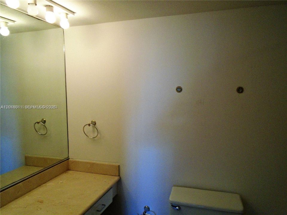 Activo con contrato: $290,000 (2 camas, 2 baños, 1326 Pies cuadrados)