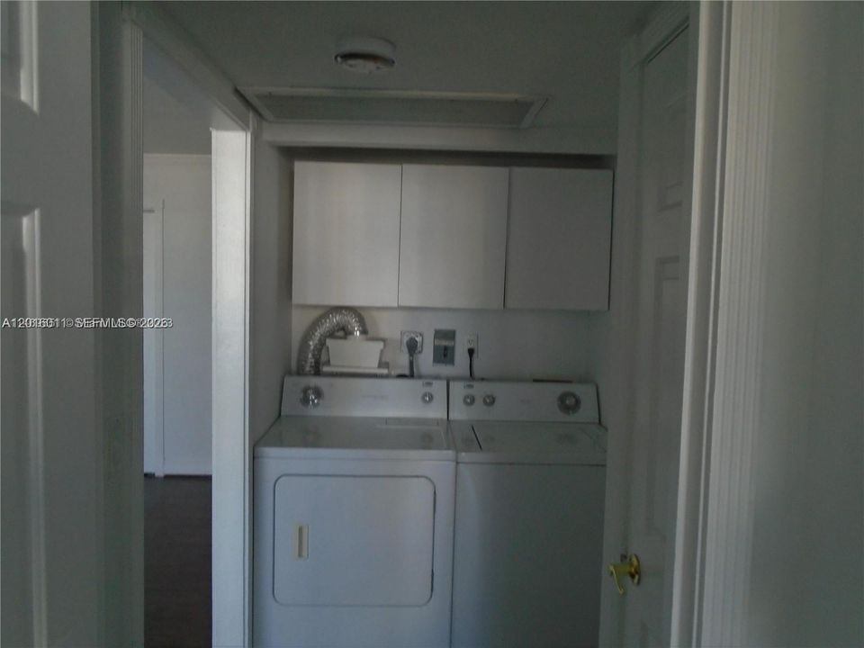 Activo con contrato: $290,000 (2 camas, 2 baños, 1326 Pies cuadrados)