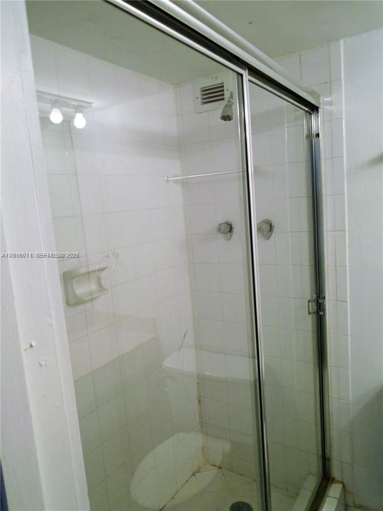 Activo con contrato: $290,000 (2 camas, 2 baños, 1326 Pies cuadrados)