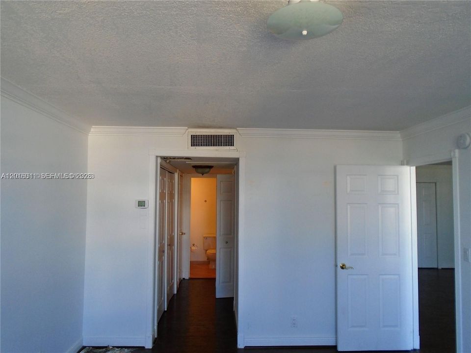 Activo con contrato: $290,000 (2 camas, 2 baños, 1326 Pies cuadrados)