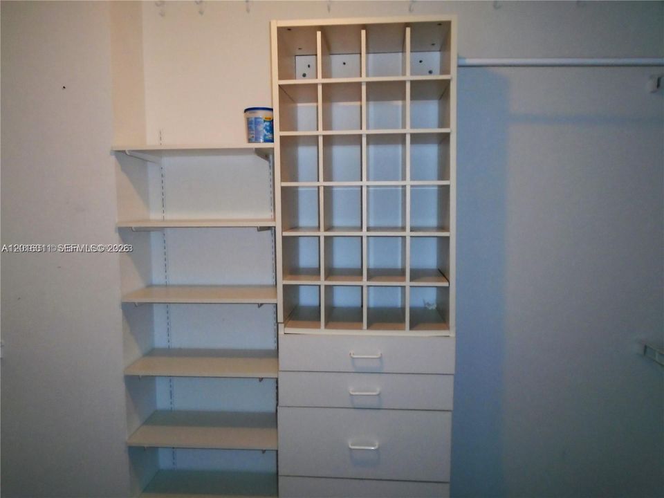 Activo con contrato: $290,000 (2 camas, 2 baños, 1326 Pies cuadrados)