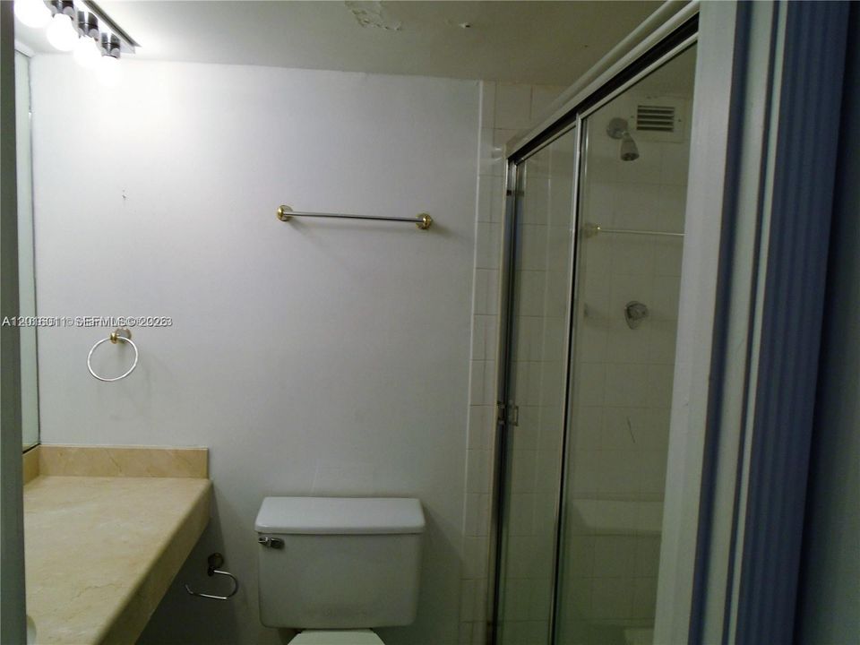 Activo con contrato: $290,000 (2 camas, 2 baños, 1326 Pies cuadrados)