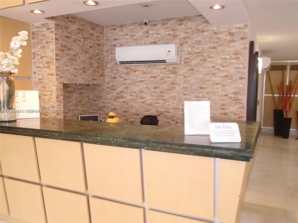 Activo con contrato: $290,000 (2 camas, 2 baños, 1326 Pies cuadrados)