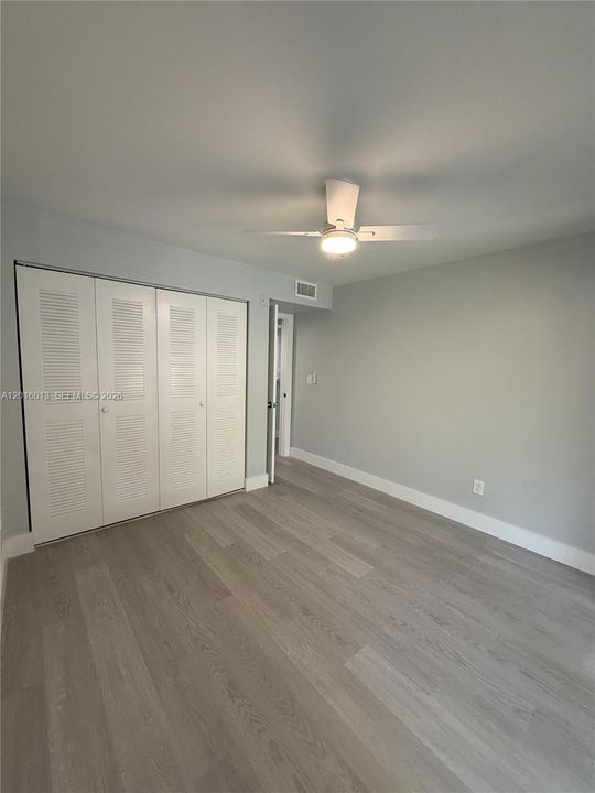 Active With Contract: $2,550 (2 beds, 2 baths, 901 Square Feet)
