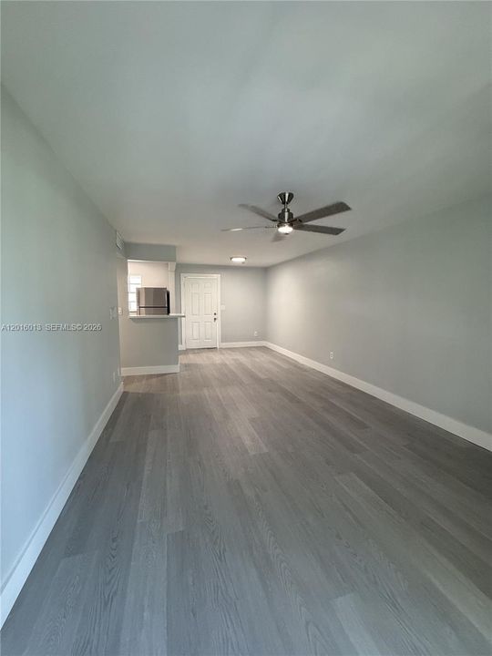 Active With Contract: $2,550 (2 beds, 2 baths, 901 Square Feet)