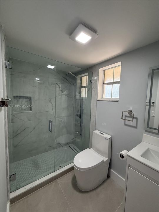 Active With Contract: $2,550 (2 beds, 2 baths, 901 Square Feet)