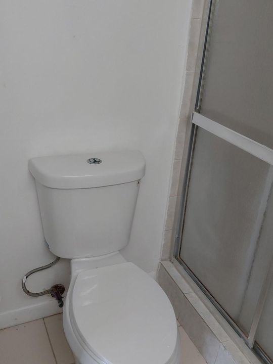 Toilet bowl master
