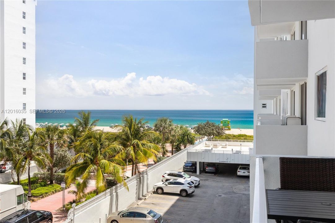 For Sale: $475,000 (1 beds, 1 baths, 654 Square Feet)