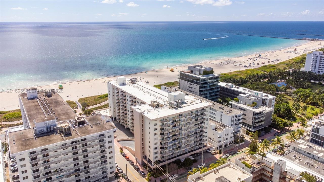 For Sale: $475,000 (1 beds, 1 baths, 654 Square Feet)