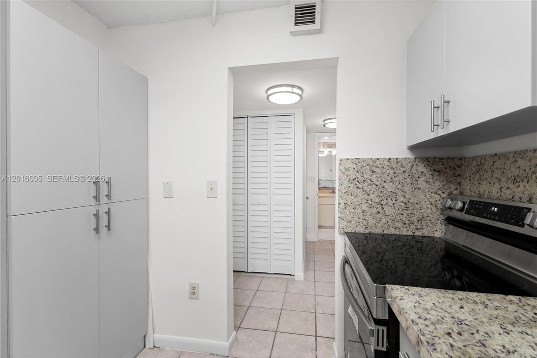 For Sale: $475,000 (1 beds, 1 baths, 654 Square Feet)