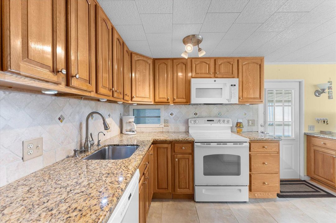 04-8630 SW 21st Ct, Davie-18